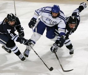 开云体育入口-卡瓦哈尔统治全场，曼联季前赛碾压中国之行背后的战术启示
