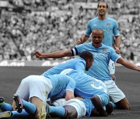 开云体育下载-赛道奇迹，塞恩斯刷新纪录，梅赛德斯绝地翻盘哈斯车队