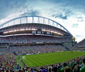 开云体育中国-法拉利力克红牛车队，勒克莱尔高光表现背后的战术与意志