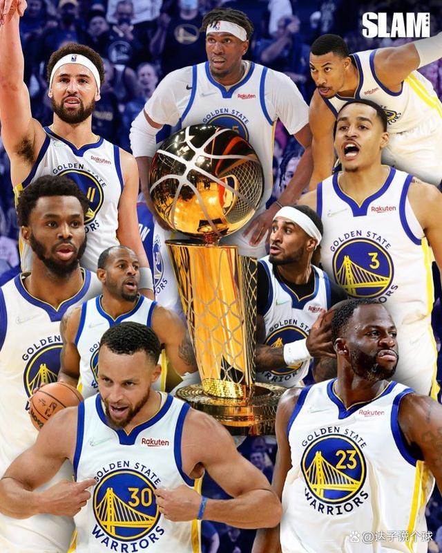 勇士全队队员共同庆祝收获连胜