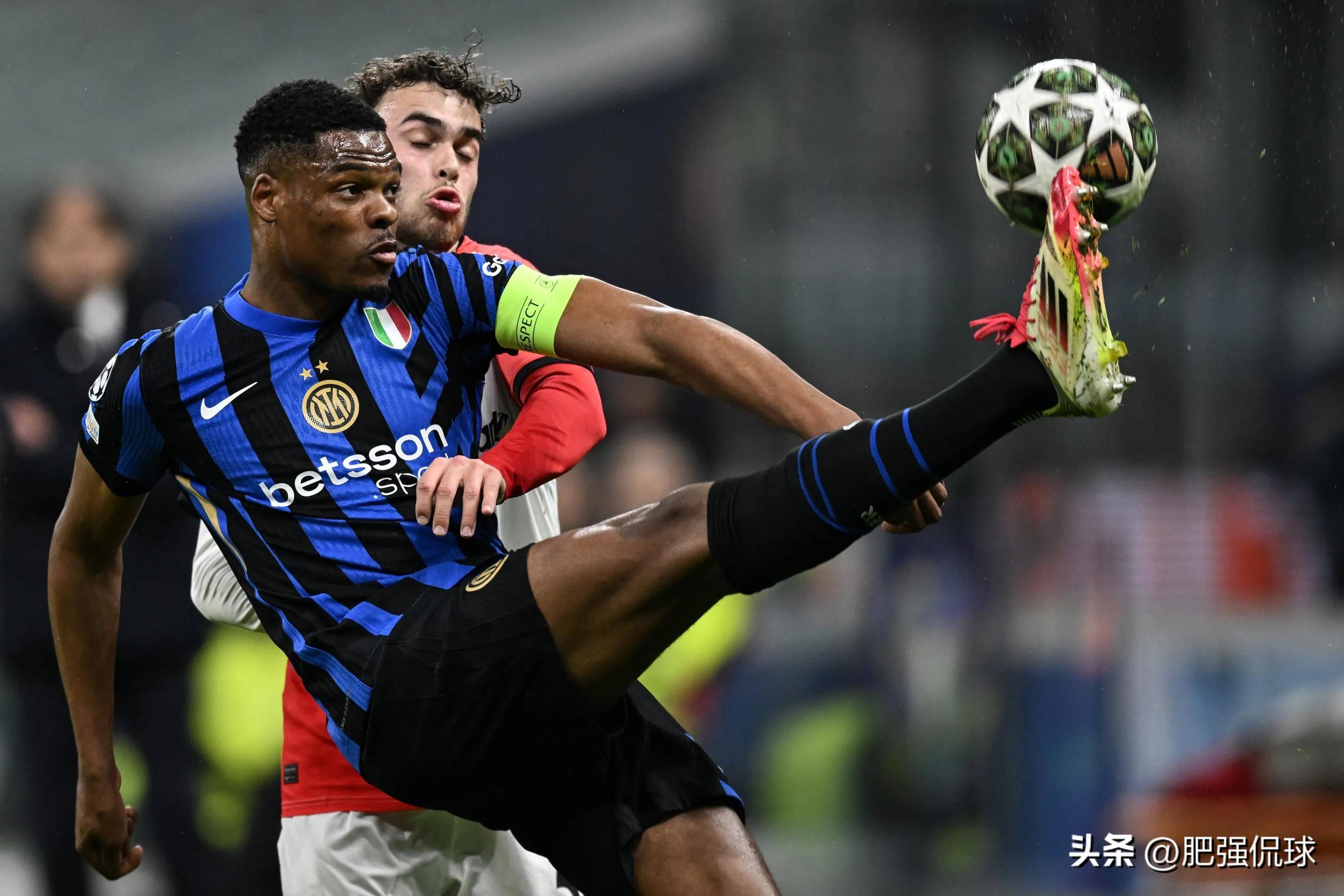 新赛季开局大胜,球队信心倍增 新赛季开局大胜,球队信心倍增