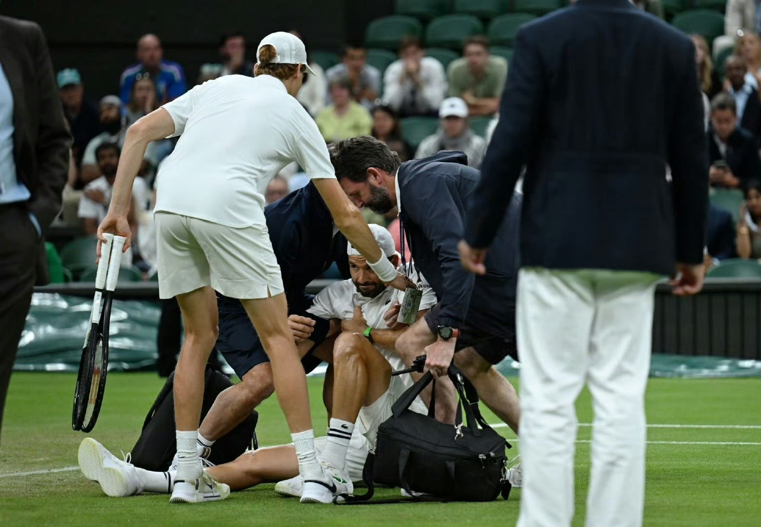 立陶宛男篮血洗凯尔特人，米切尔爆发神勇