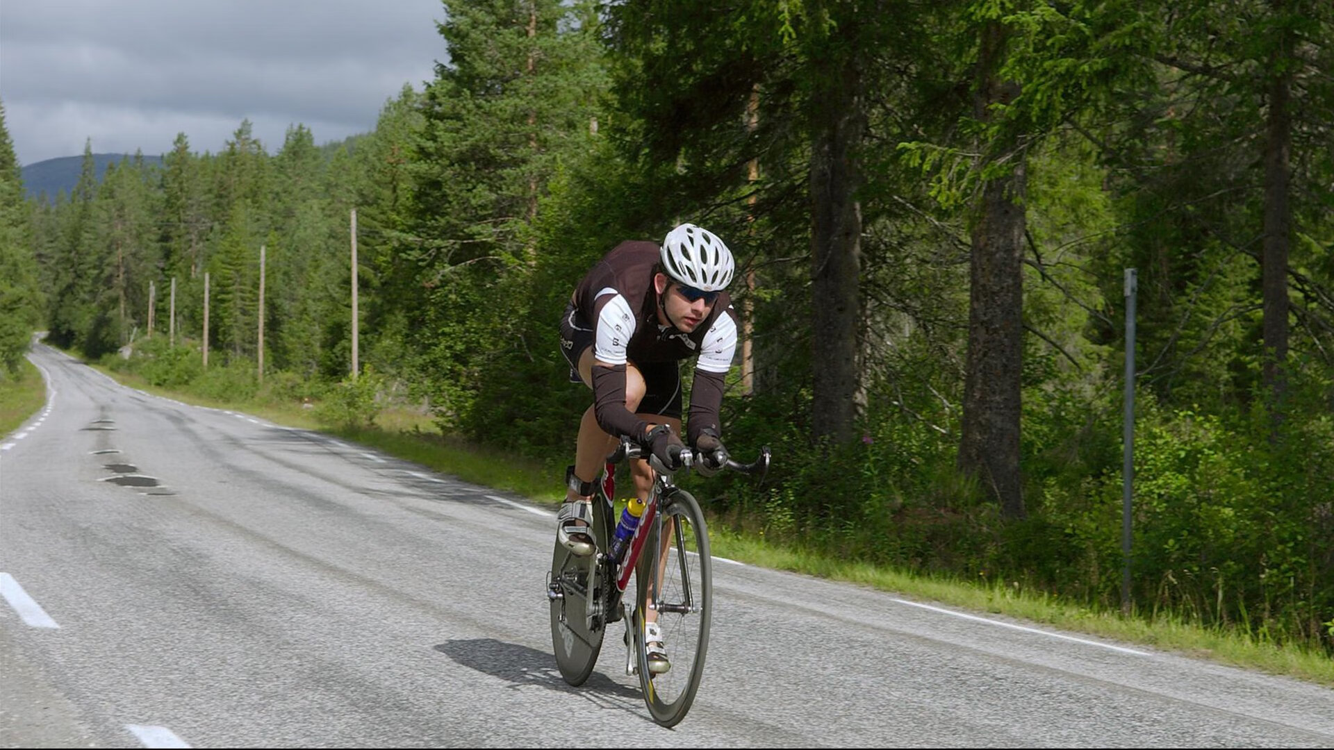 苏亚雷斯，大场面先生再显神威，哥斯达黎加踏平巴拉圭的战术密码