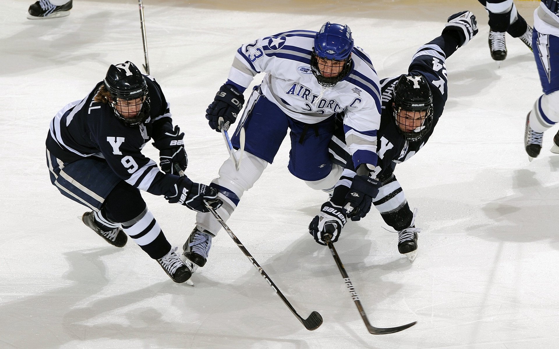 卡瓦哈尔统治全场，曼联季前赛碾压中国之行背后的战术启示